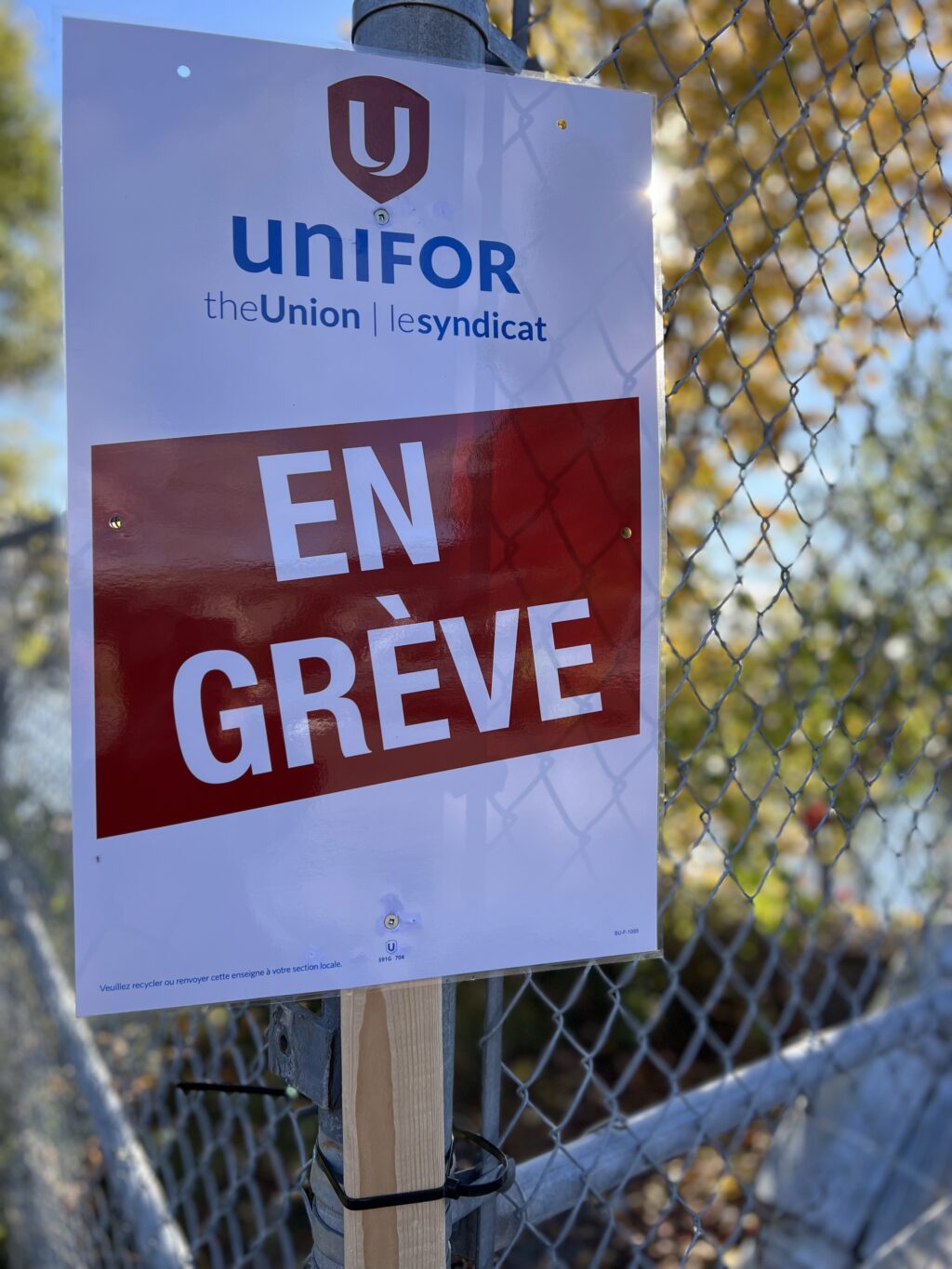 Les 300 membres d’Unifor travaillant pour Niobec déclenchent la grève
