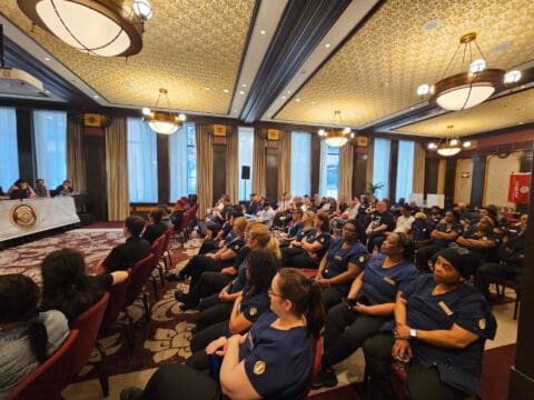 Solidaires et déterminés : les membres de l’InterContinental ratifient une entente gagnante